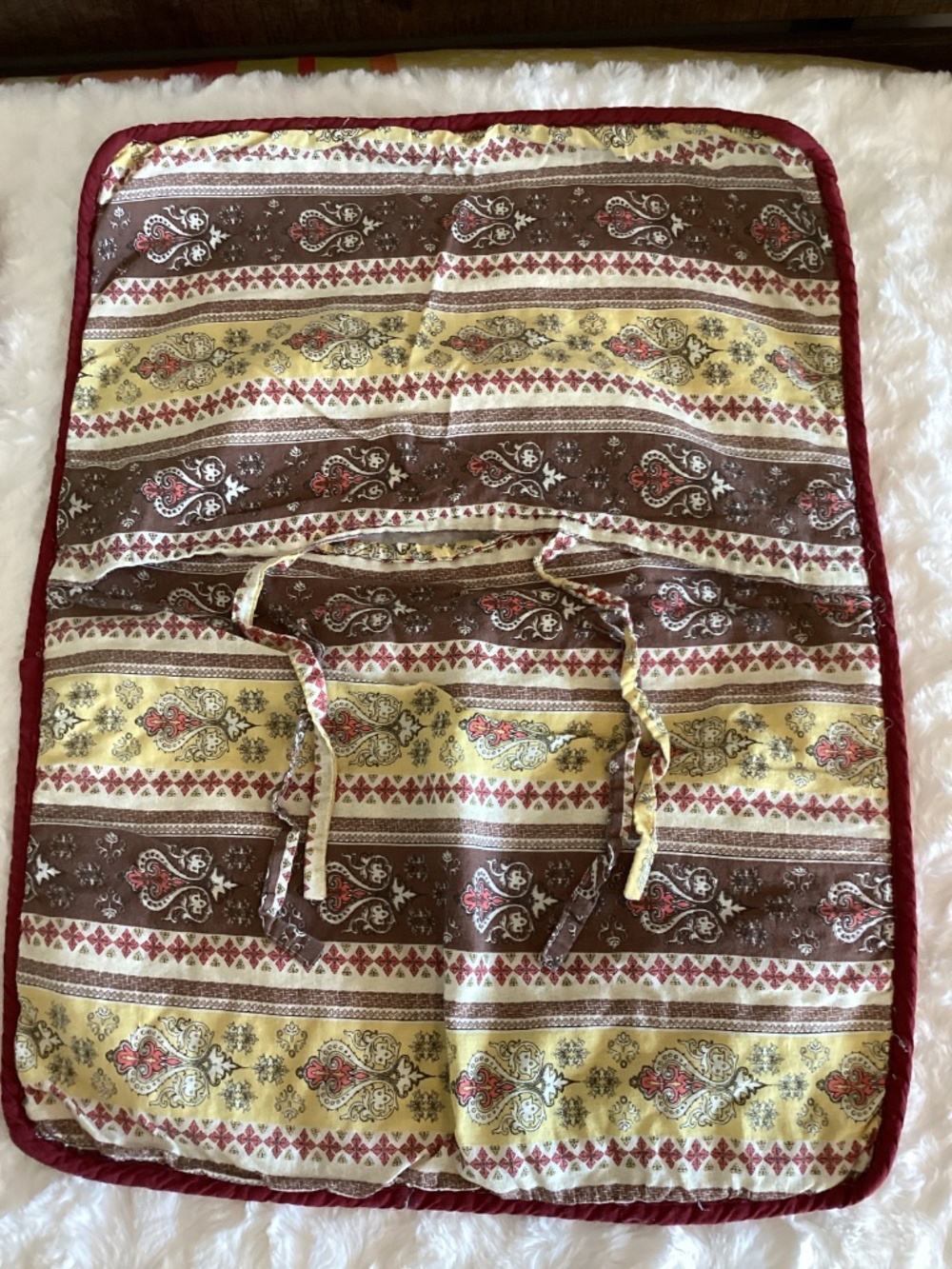 Queen Size Quilt and Two Pillow Shams - Picture 4 of 4